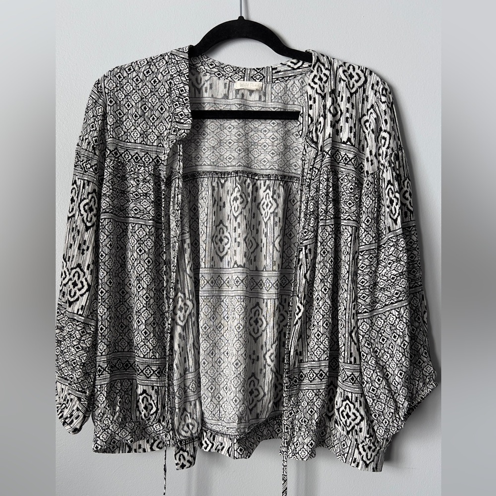 Wild Pearl Black and White Patterned Blouse